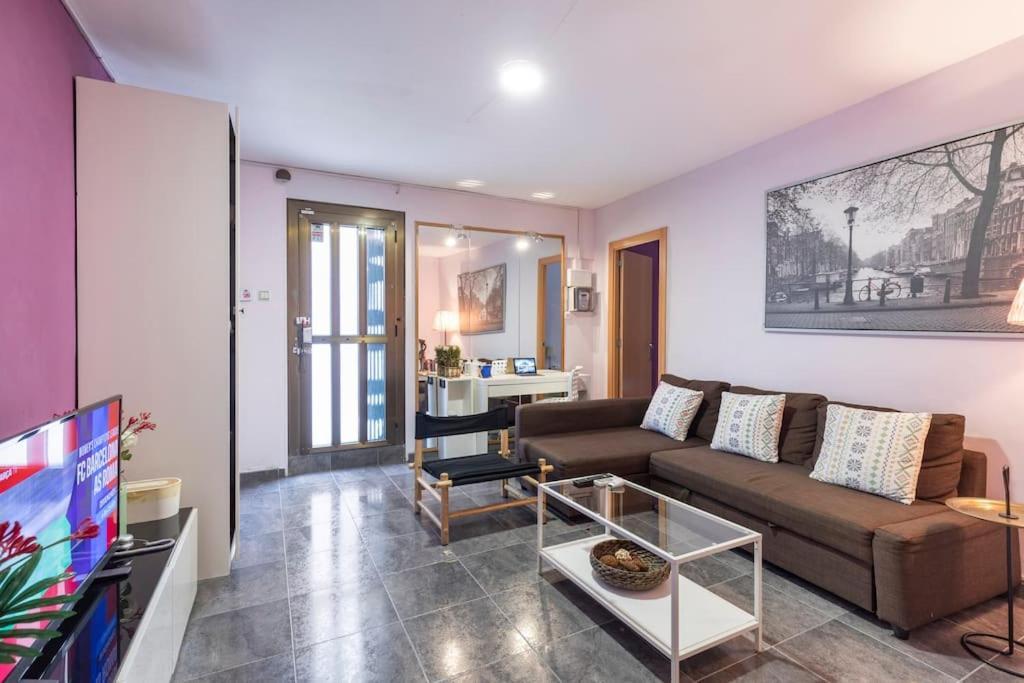 Subway Station Apartment Near Camp Nou L'Hospitalet de Llobregat Exteriér fotografie